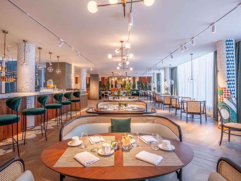 Gem Forest Hotel image 3